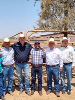 MAQUINARIA Y TUBERÍA CON APOYO SIN LÍMITES AL CAMPO