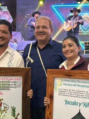 CON GRAN ÉXITO SE LLEVA A CABO FESTIVAL DEL HUAPANGO EN XILITLA