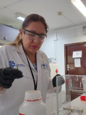 DOCENTE POTOSINA REPRESENTA AL ESTADO EN ESTANCIA DE INVESTIGACIÓN INTERNACIONAL