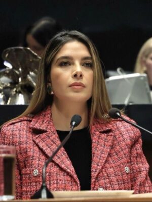 RUTH GONZÁLEZ SILVA PROPONE FORTALECER LA LEGISLACIÓN AMBIENTAL CON ENFOQUE DE PRECAUCIÓN