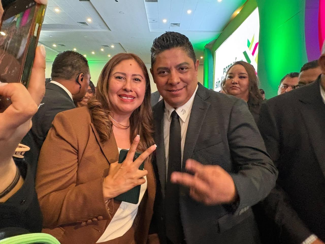 EL GOBERNADOR RICARDO GALLARDO RECONOCE A MÁS DE 13 MIL DOCENTES DE PRIMARIA
