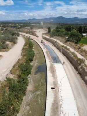 EL GOBIERNO DEL ESTADO AVANZA EN LA PAVIMENTACIÓN DEL RÍO SANTIAGO