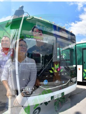 EL GOBERNADOR RICARDO GALLARDO ARRANCA LA NUEVA REDMETRO EN RIOVERDE