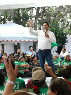 CON EL PROGRAMA “EL GOBER EN TU CASA“ LLEGAN LAS LICENCIAS GRATUITAS DIRECTO A LAS COLONIAS